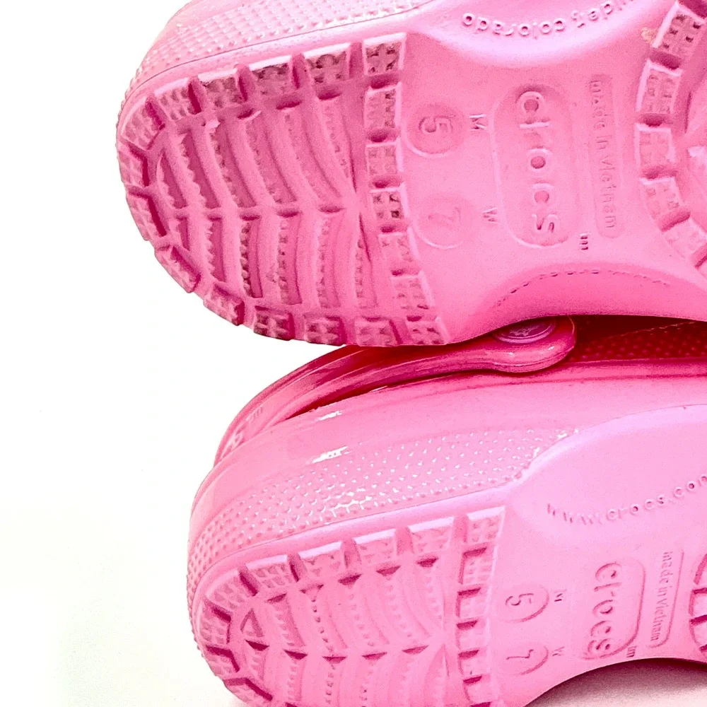 Crocs Girls Size 5 Classic Clog Pink Slip On Water Friendly NEW Kids $40